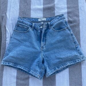 Abercrombie & Fitch- Dad Shorts